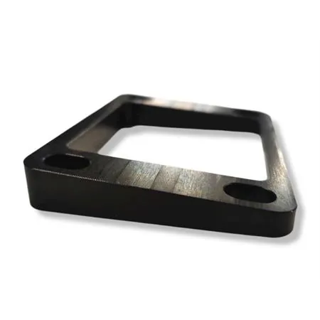 S63318804BK Basetta inclina pacco stage6 in alluminio di colore nero e spessore da 5mm a 9,5 mm e inclinazione da 5° per motori Minarelli AM6 e Derbi