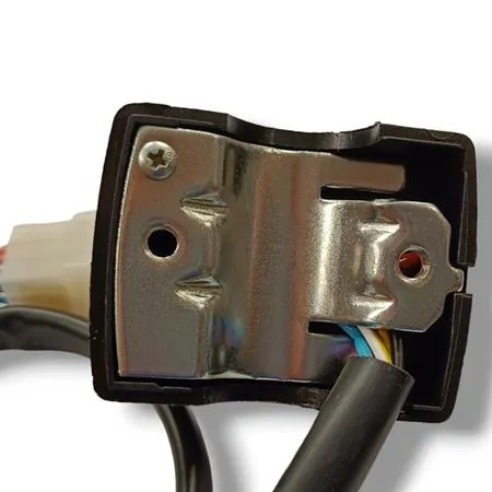Dispositivo comandi elettrici sinistro Domino con funzione frecce, fanali abbaglianti e anabbaglianti e clacson per applicazione enduro e motard 50 cc, ricambio 0051AA2B0403