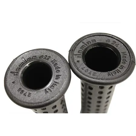 3031.82.40.04 Coppia manopole Domino in gomma di colore nero montate di serie sugli scooter Piaggio e Gilera Typhoon 50 e Zip 50