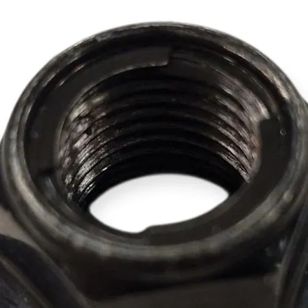 95607-12200 Dado autobloccante originale Yamaha per fissaggio perno attacco motore o forcellone negli scooter 50- maxi scooter e ciclomotori stradali